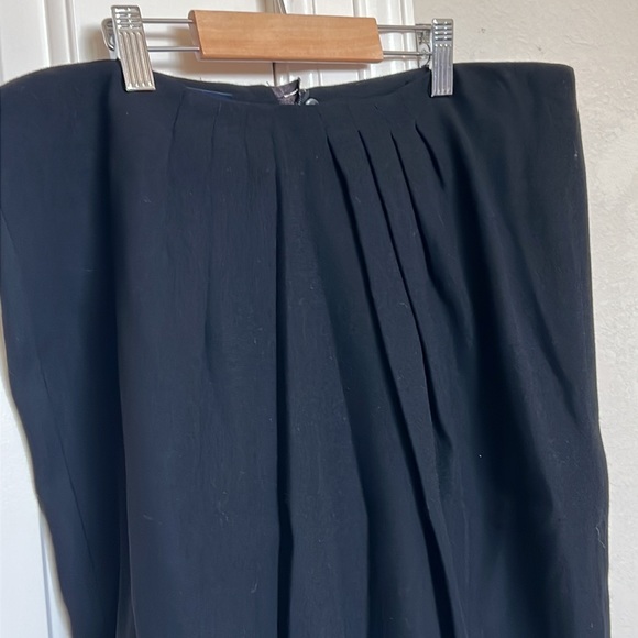 Brooks Brothers Dresses & Skirts - Brooks Brothers crepe pleated skirt
